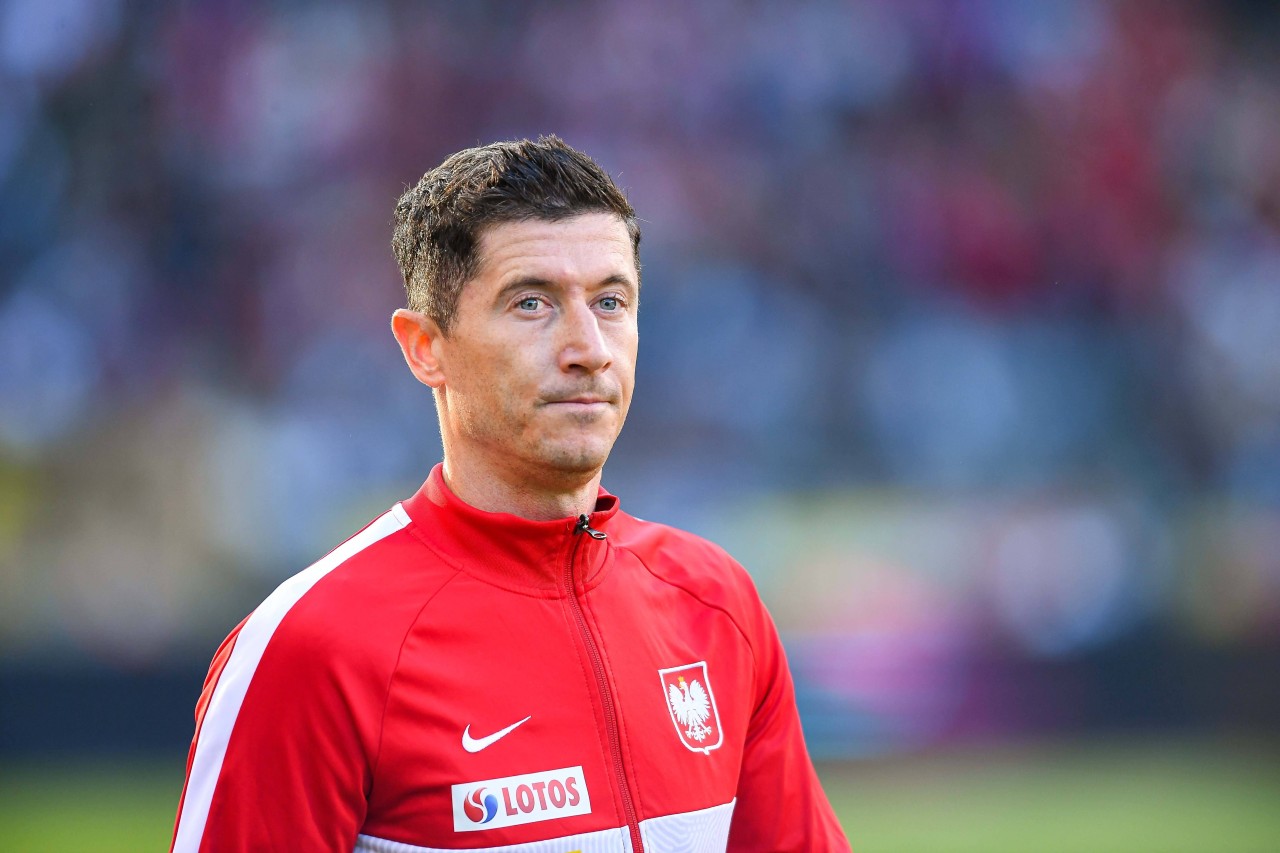 Robert Lewandowski musste mit Polen eine heftige 1:6-Klatsche einstecken.