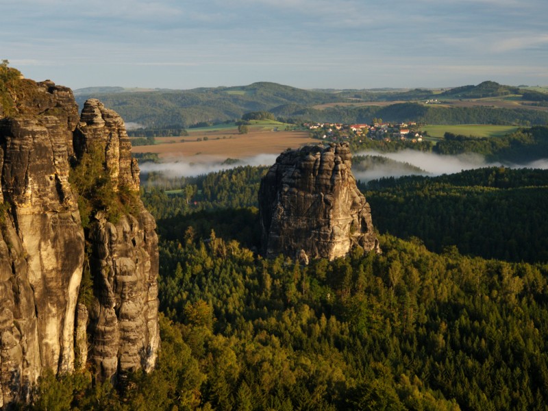 Die Sandsteinfelsen im Nationalpark Sächsische Schweiz locken besonders Kletterer.