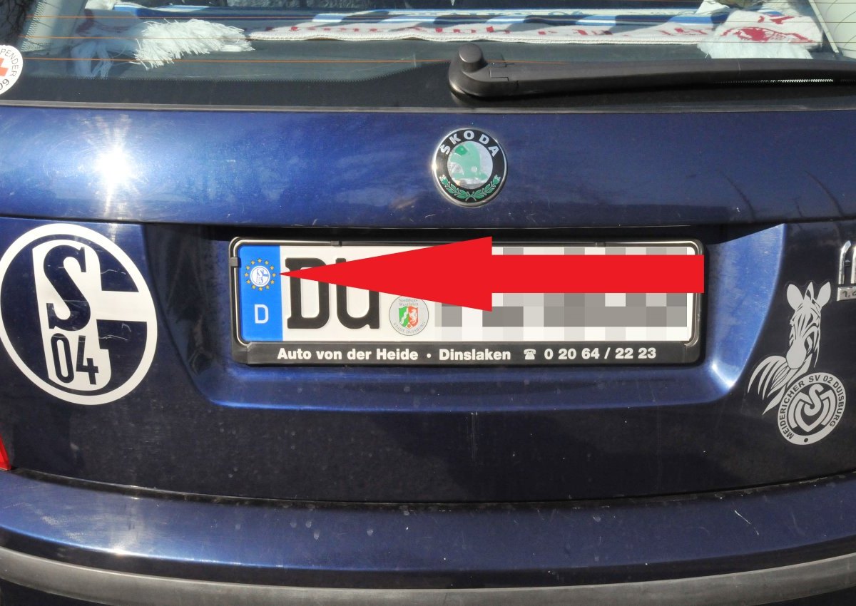 Schalke Aufkleber Auto.jpg