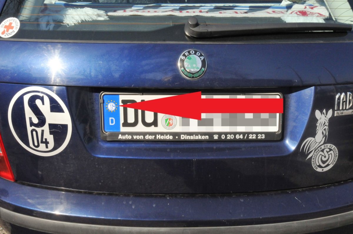 Schalke Aufkleber Auto.jpg