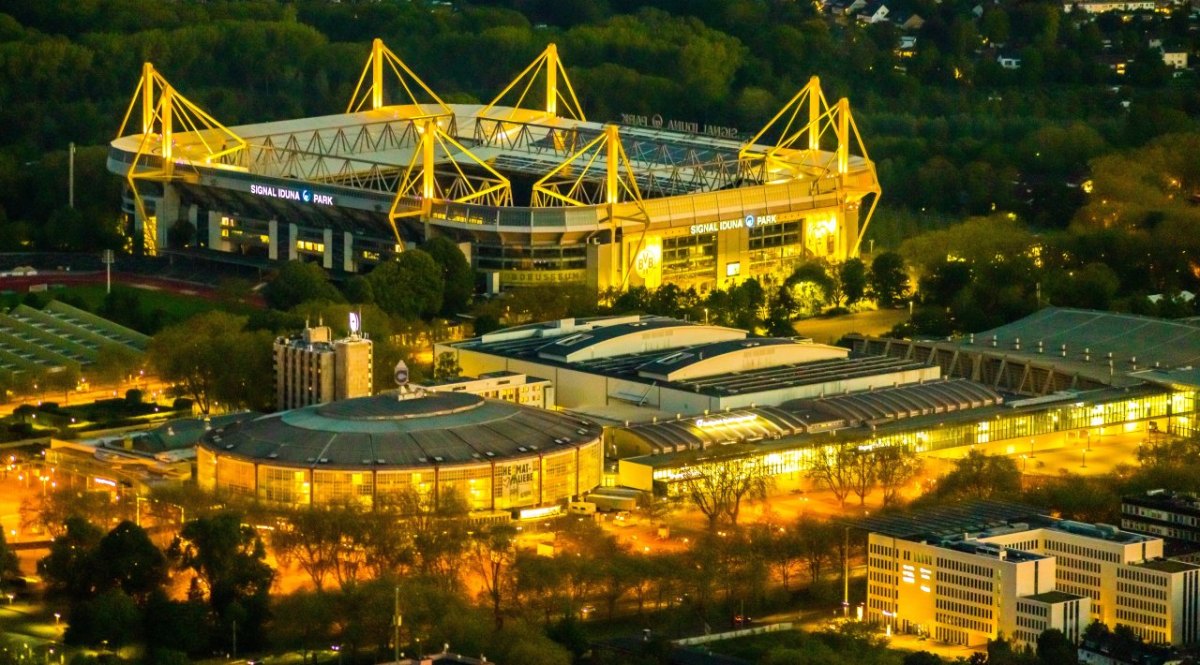 Signal Iduna Park.jpg