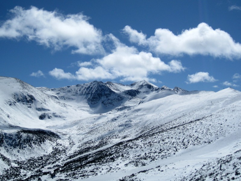 Wo Skifahren richtig günstig ist: Borowez in Bulgarien