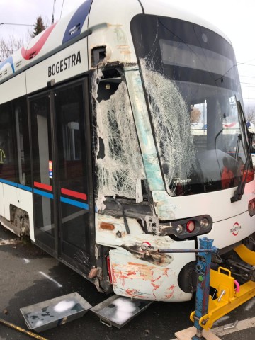 So sah die Straßenbahn der Bogestra nach dem Unfall aus.