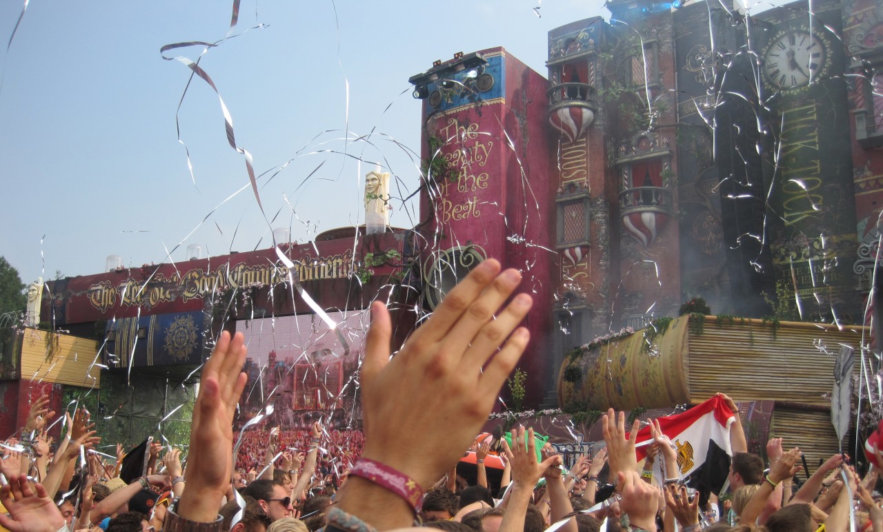 140 Meter misst die Hauptbühne beim Festival Tomorrowland.