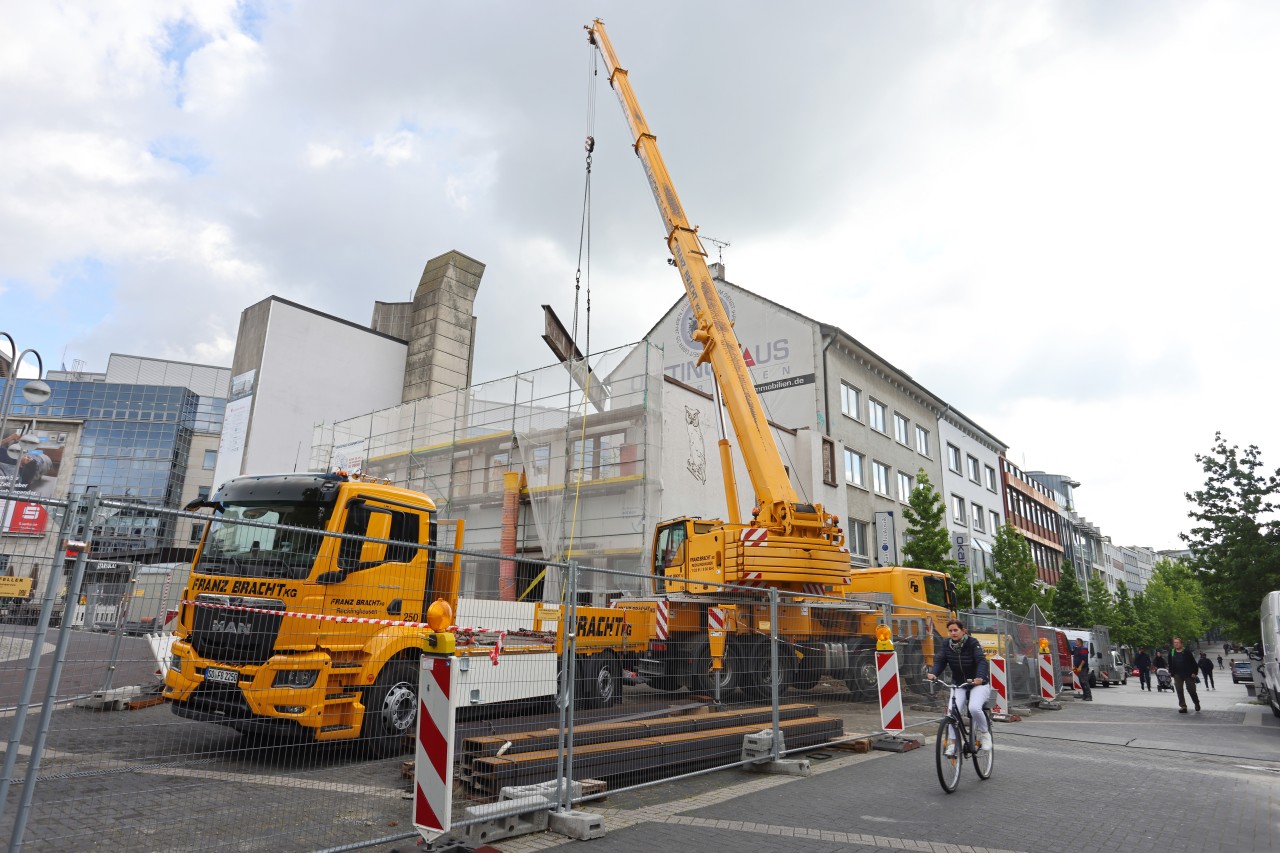 Abrissarbeiten vor einigen Wochen: Das Kultlokal „Uhle“ ist nun offiziell Geschichte. (Archivbild)