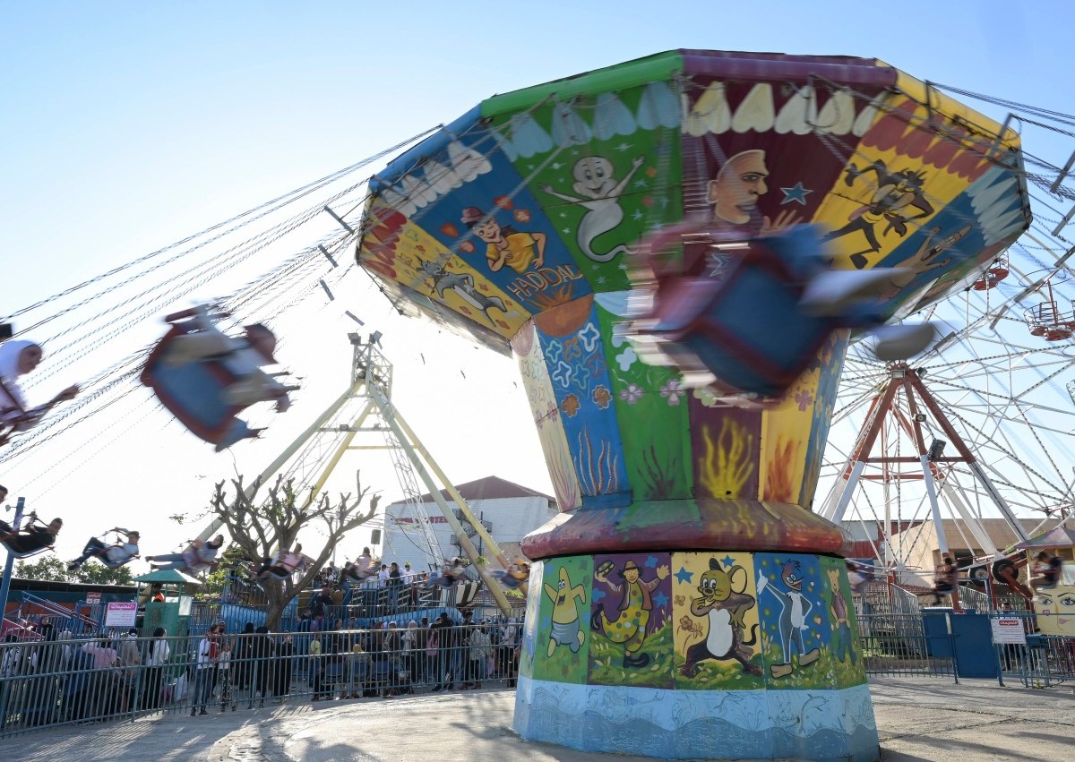 Urlaub in der Türkei: Gefährlicher Spaß! In einem Freizeitpark in Antalya ist ein Karussell auseinandergebrochen – während der Fahrt.