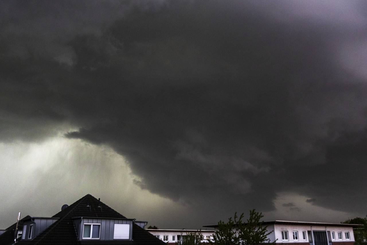 Wetter in NRW: Hier soll es noch am Donnerstag ordentlich krachen. (Symbolbild)