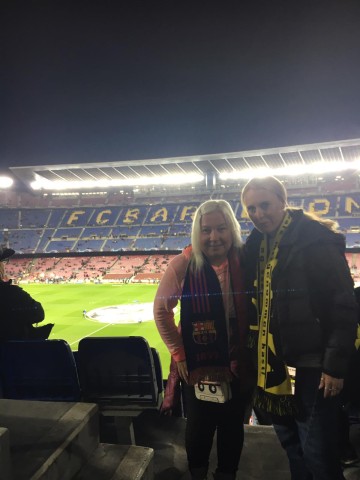 Gemeinsam mit BVB-Fan Bianca war Schalke-Fan Patricia (li.) im Stadion.