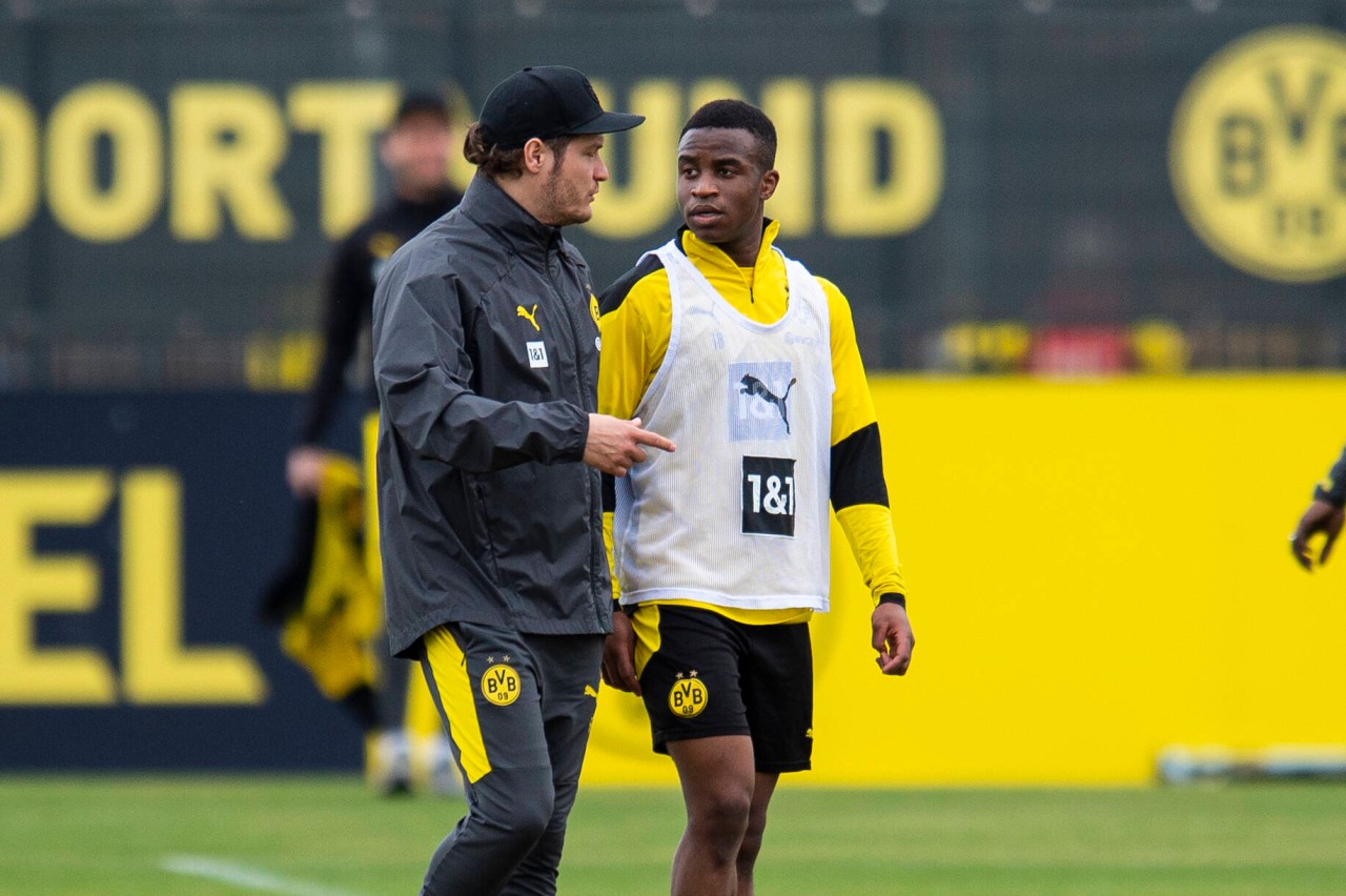 BVB-Coach Edin Terzic muss vorerst auf Youssoufa Moukoko verzichten.