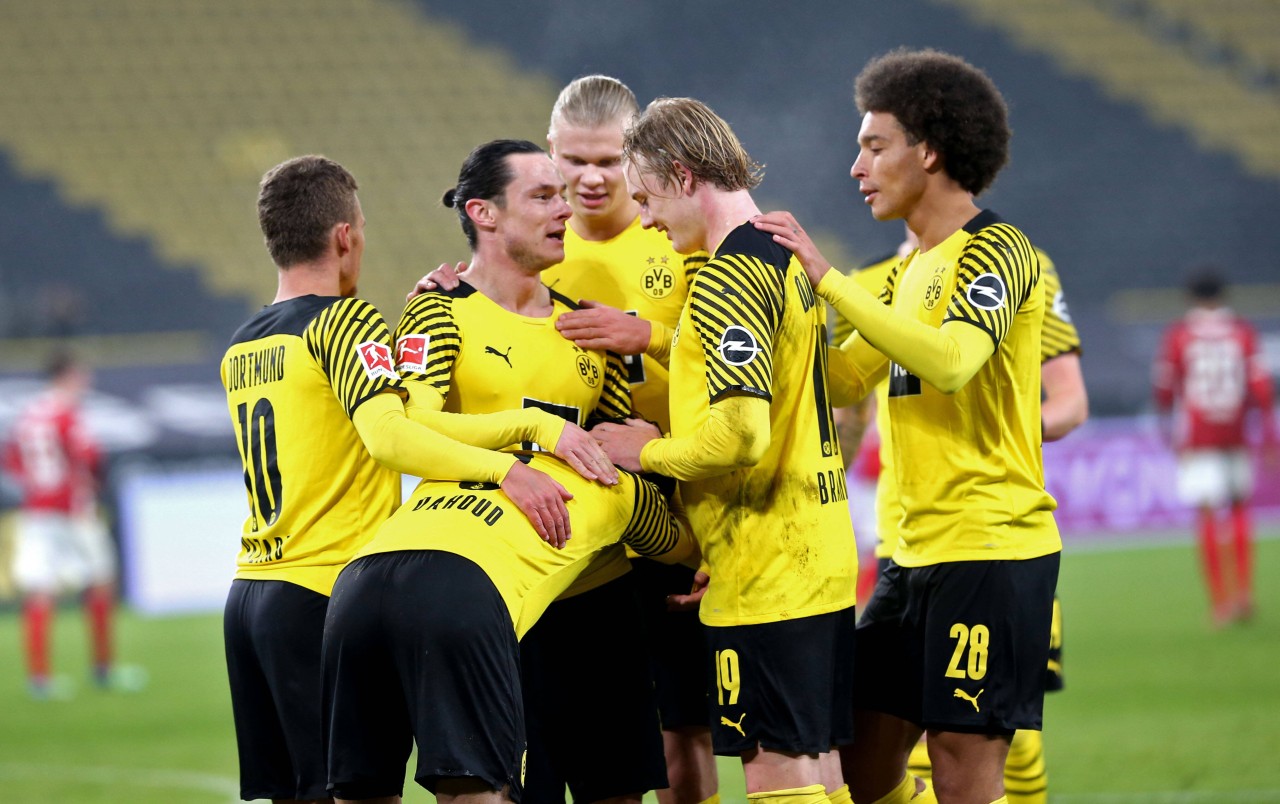 Bei Borussia Dortmund war er lange Zeit en zentrales Element, jetzt ist Axel Witsel (r.) meist außenvor.