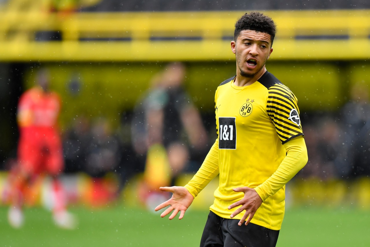 Bei Borussia Dortmund und auch bei der EM 2021 gehört Jadon Sancho zu den Stars. Trotzdem sitzt er erstmal auf der Tribüne.