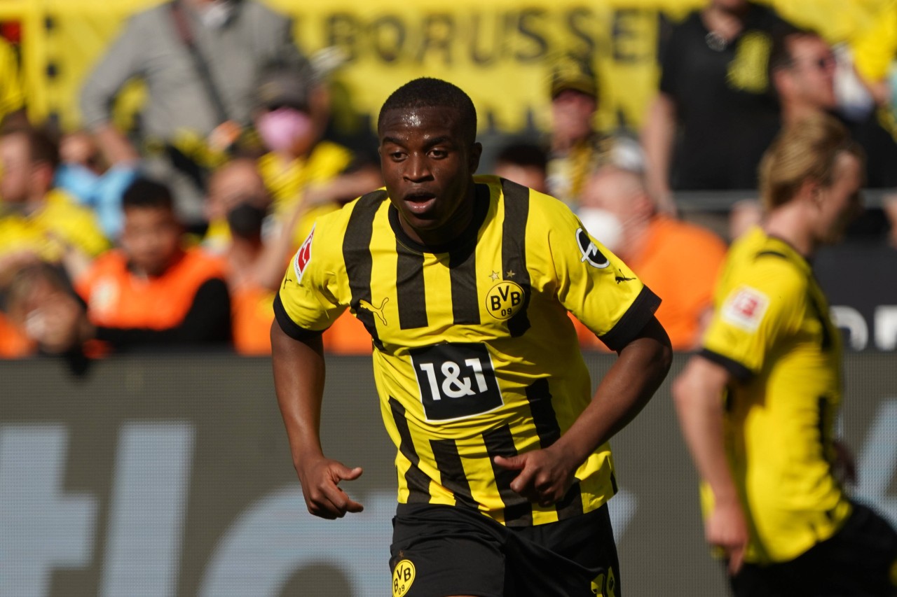 Bleibt Youssoufa Moukoko bei Borussia Dortmund?