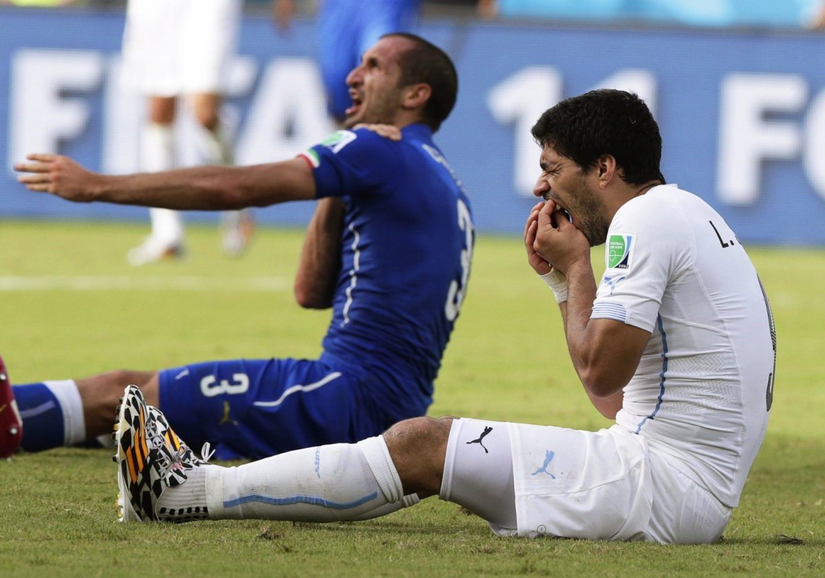 chiellini suarez juventus barcelona Barça.jpg