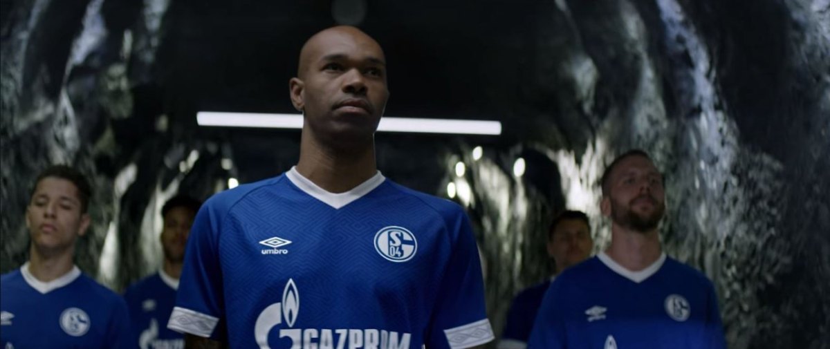 fc-schalke-04-trikot-video.JPG