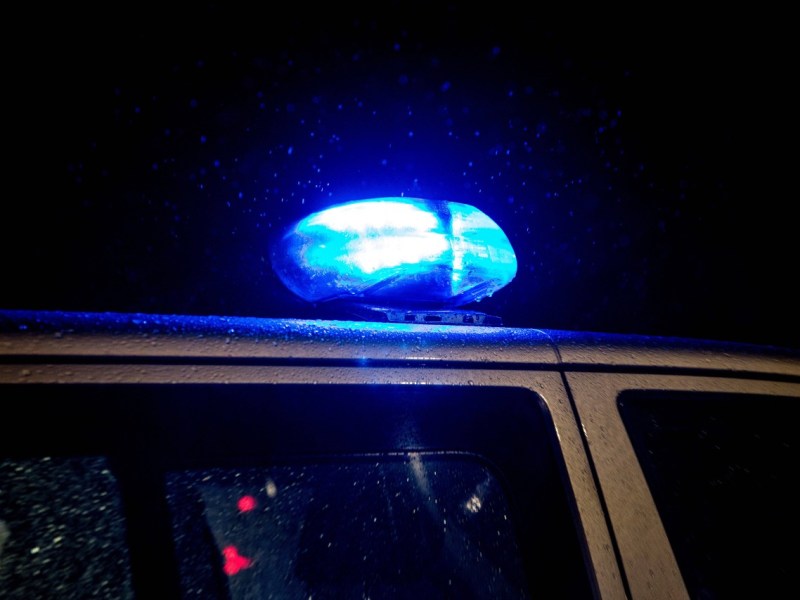 Blaulicht auf Einsatzfahrzeug.