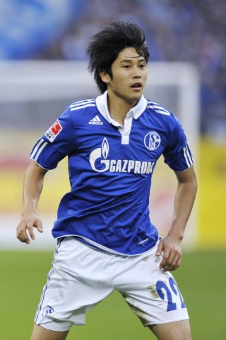 Atsuto Uchida: Bekam erneut den Vorzug vor Marco Höger auf der Rechtsverteidiger-Position und schlug vor dem 2:1 eine zauberhafte Flanke auf Huntelaar (62.). Hatte zunächst wenig zu tun, weil...