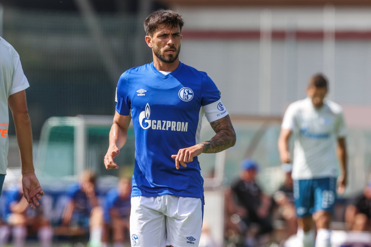 Schon während der Vorbereitung trug Danny Latza die Kapitänsbinde von Schalke 04.