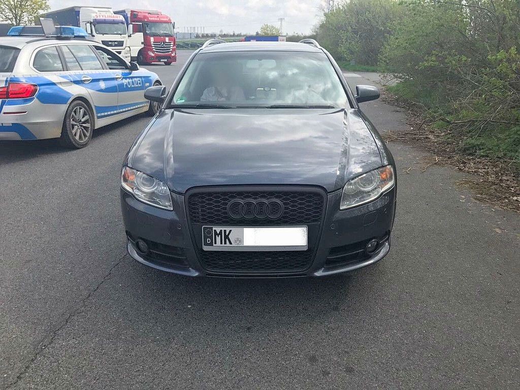 Vom Wagen im (Verkehrs-)Blau gestoppt: Die Bundespolizei kontrollierte den Anhänger der Schwarz-Gelben in der Oberlausitz. 