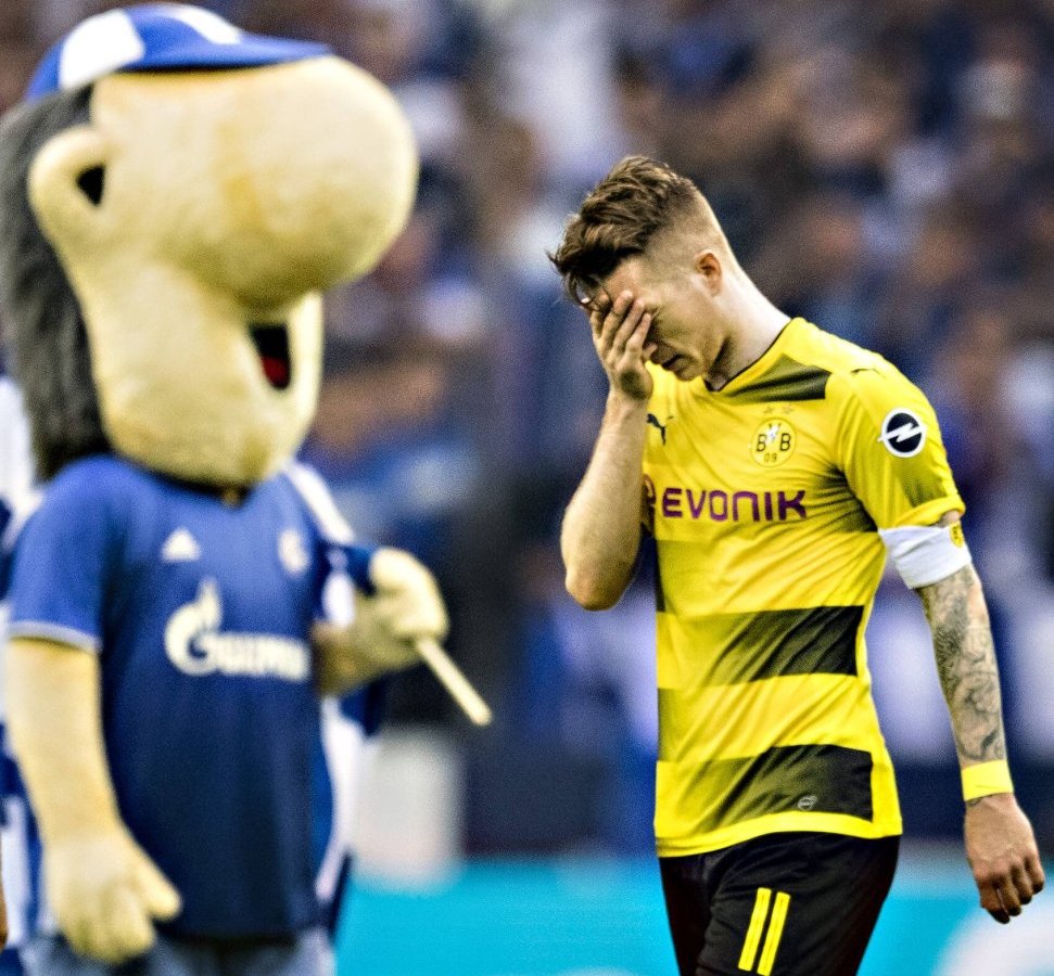 marco-reus-bvb-schalke-derby-frust-sauer.jpg