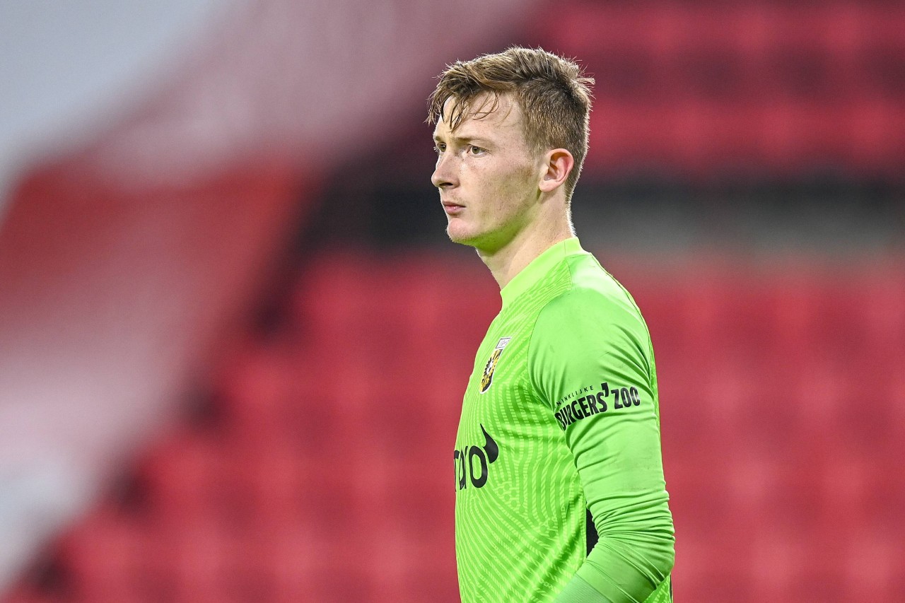 Ex-Schalke-Keeper Markus Schubert droht nun auch in Arnheim die Bank.