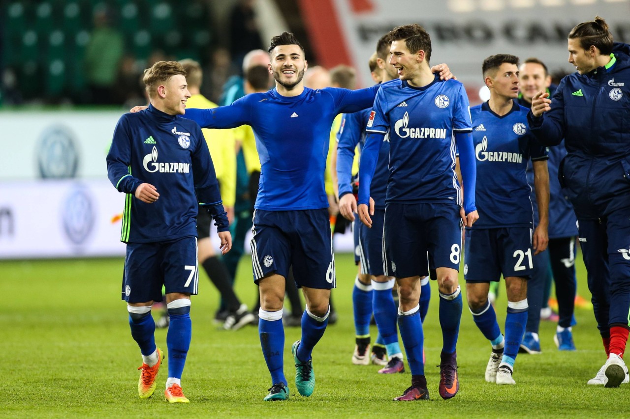 Max Meyer (l.) und Sead Kolasinac (Mitte) verstanden sich zu Schalker Zeiten gut miteinander.