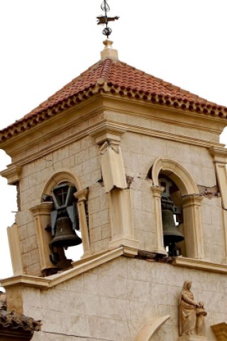 11. Mai: Ein Erdbeben der Stärke 5,3 erschüttert die Gegend um die südspanische Stadt Lorca. Neun Menschen sterben.