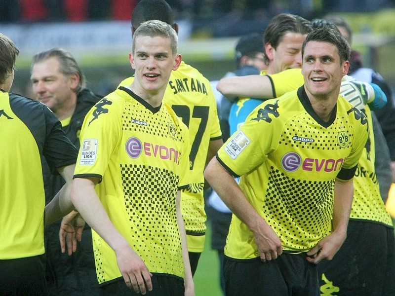 Jubel der Mannschaft, Sven Bender, Sebastian Kehl