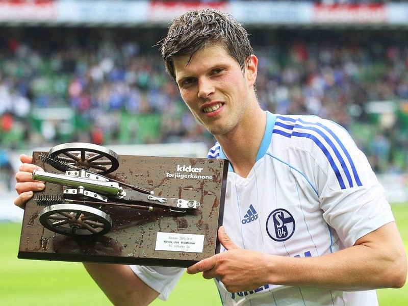 Mit drei Toren Vorsprung auf Mario Gomez sicherte sich Klaas-Jan Huntelaar am letzten Bundesliga-Spieltag die Torjägerkanone.