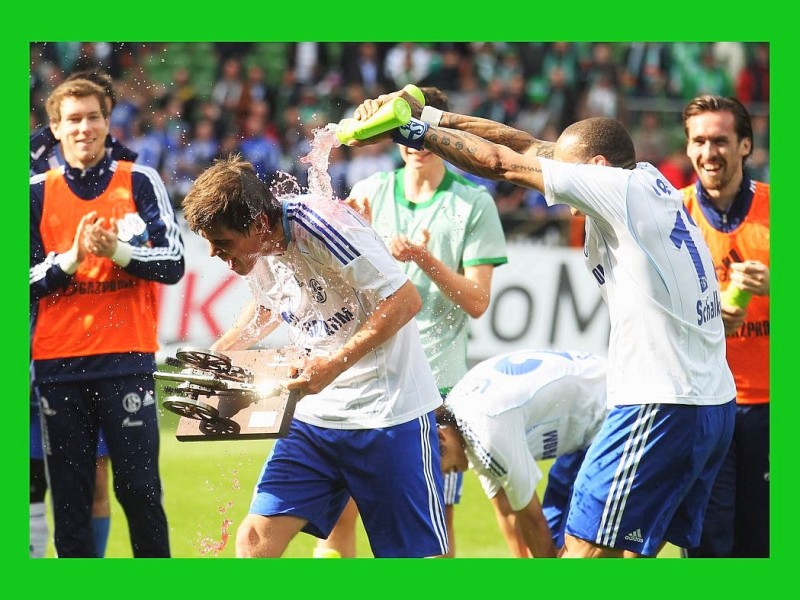 Mit drei Toren Vorsprung auf Mario Gomez sicherte sich Klaas-Jan Huntelaar am letzten Bundesliga-Spieltag die Torjägerkanone.