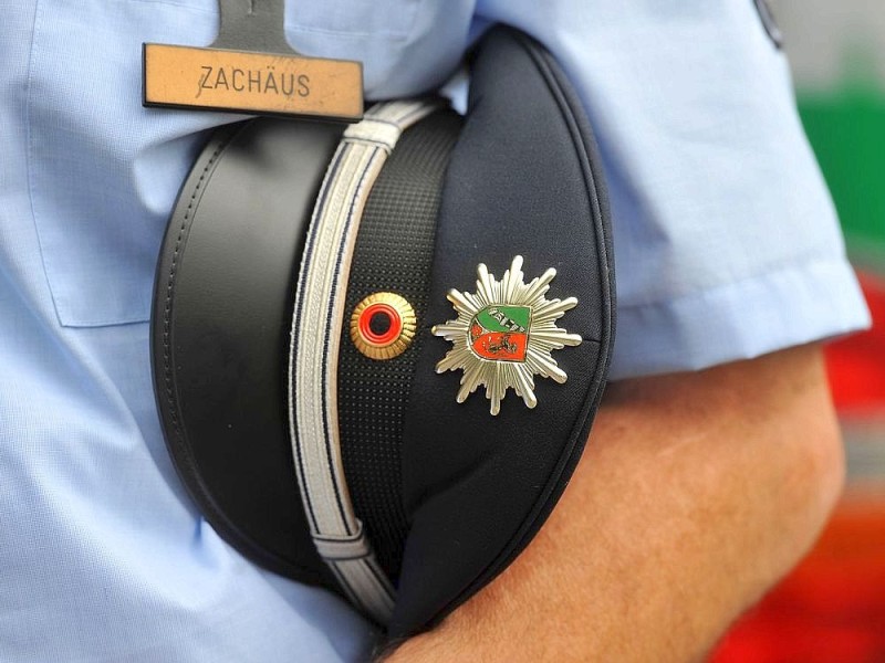 Neue Polizeiuniformen am Montag, 09.07.2012 in Recklinghausen. Im Polizeipräsidium stellte die Polizei die neue Dienstuniform vor.Foto: Joachim Kleine-Büning/WAZ FotoPool