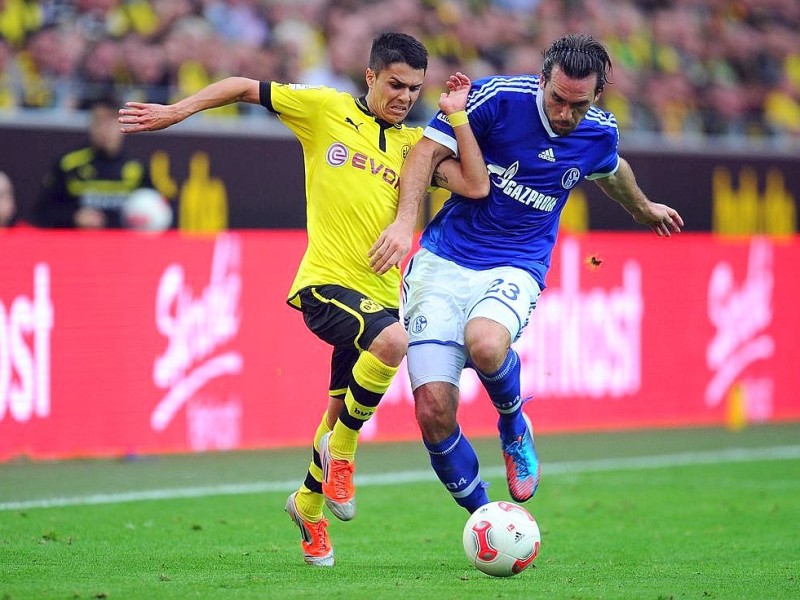 Der FC Schalke 04 hat das Revierderby gegen Borussia Dortmund mit 2:1 (1:0) gewonnen.