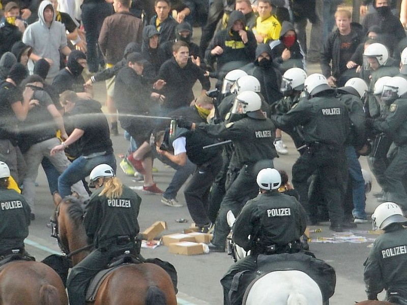 Die Polizei ging auch mit Tränengas vor.