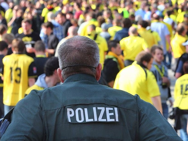 Der überwiegenden Teil der Fußball-Fans war friedlich gestimmt...