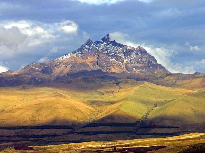 Platz vier: Ecuador. Neben den Anden, der mit 7.500 km längsten Gebirgskette der Erde, ist der Staat in Südamerika bekannt für die Galapagos-Inseln. Die außerordentliche und einmalige Flora und Fauna der Inseln gehören zum Weltnaturerbe der UNESCO.