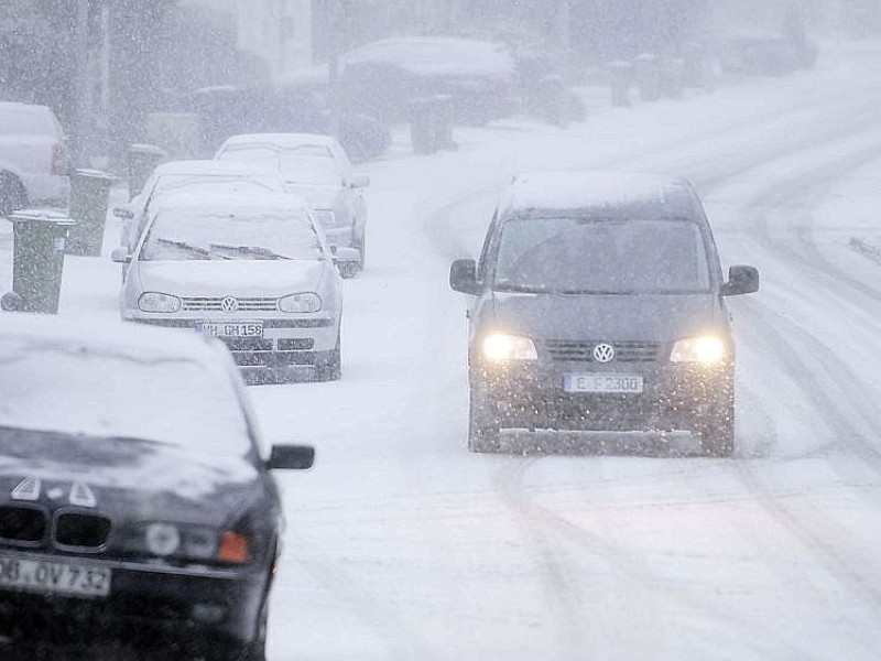 Der Winter ist da. Die Straßen in Mülheim sind völlig verschneit.