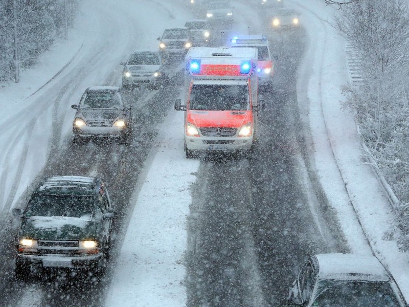 Auch in Düsseldorf schneite es am Freitag. Foto: Stefan Arend / WAZ Fotopool