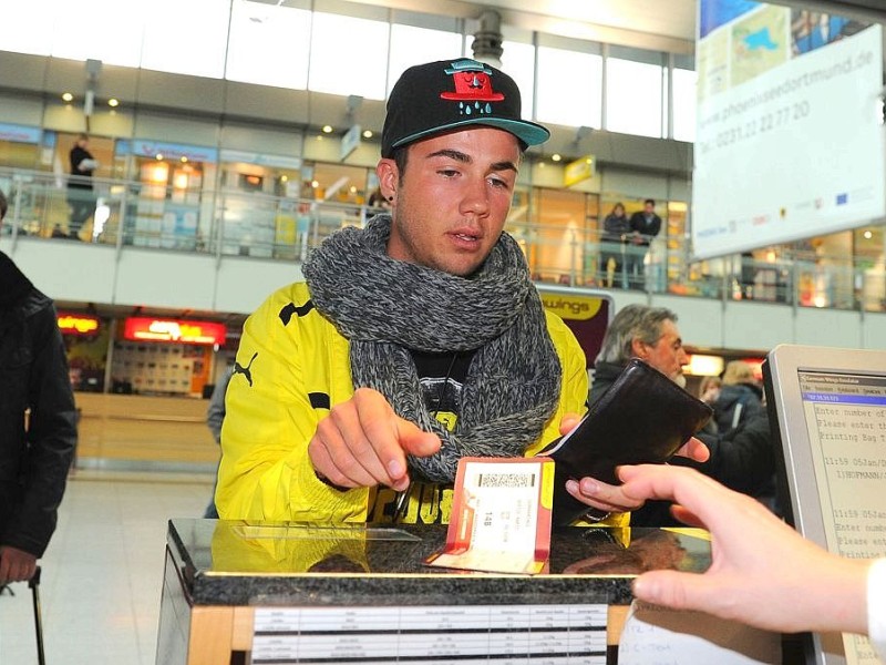 Bei 20 Grad und strahlendem Sonnenschein bereiten sich 26 BVB-Spieler und der komplette Trainerstab des BVB auf die Rückrunde der Fußball-Bundesliga vor.