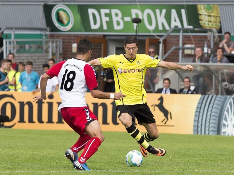 Gegen den SV Wilhemshaven gewinnt das Team von Trainer Jürgen Klopp mit 3:0 und zieht nach einem mühevollen Spiel in die nächste Runde des DFB-Pokals ein. Der Regionalligist hielt lange tapfer dagegen. Kevin Großkreutz traf in der 71. Minute für die Borussia, danach markierten Marvin Ducksch (83.) und Robert Lewandowski (90.) Treffer zwei und drei.