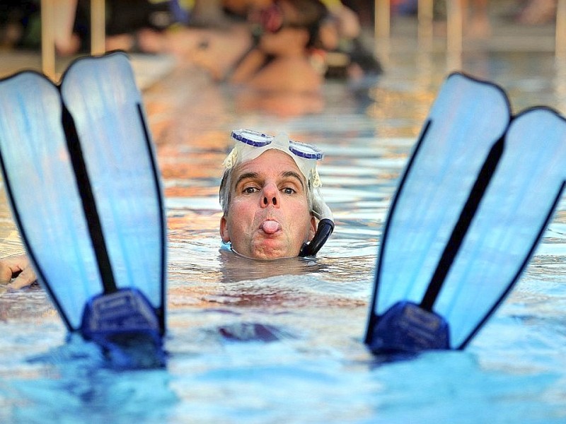 Schnuppertauchen für Kids bei den Tauchsportfreunden Herdecke im Freibad an der Hengsteyseestraße.Foto: Jürgen Theobald