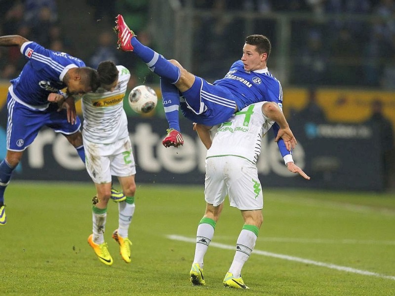 Borussia Mönchengladbach festigte seinen vierten Tabellenplatz und vergrößerte mit einem 2:1 (2:1) gegen den FC Schalke 04 seinen Vorsprung vor dem Verfolger auf sieben Punkte.