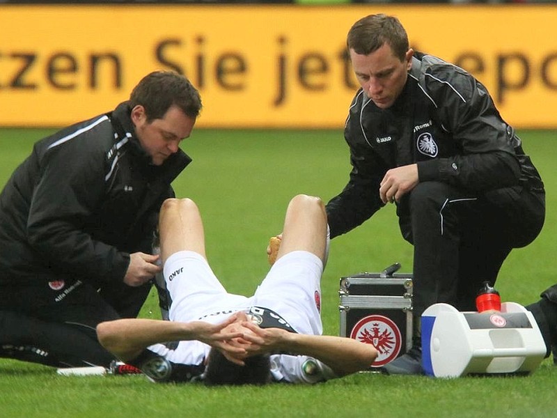 Frankfurt musste sich trotz guter Leistung in einem ausgeglichen Spiel zweier Fußball-Bundesligisten spät mit 0:1 (0:0) geschlagen geben