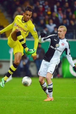 Frankfurt musste sich trotz guter Leistung in einem ausgeglichen Spiel zweier Fußball-Bundesligisten spät mit 0:1 (0:0) geschlagen geben