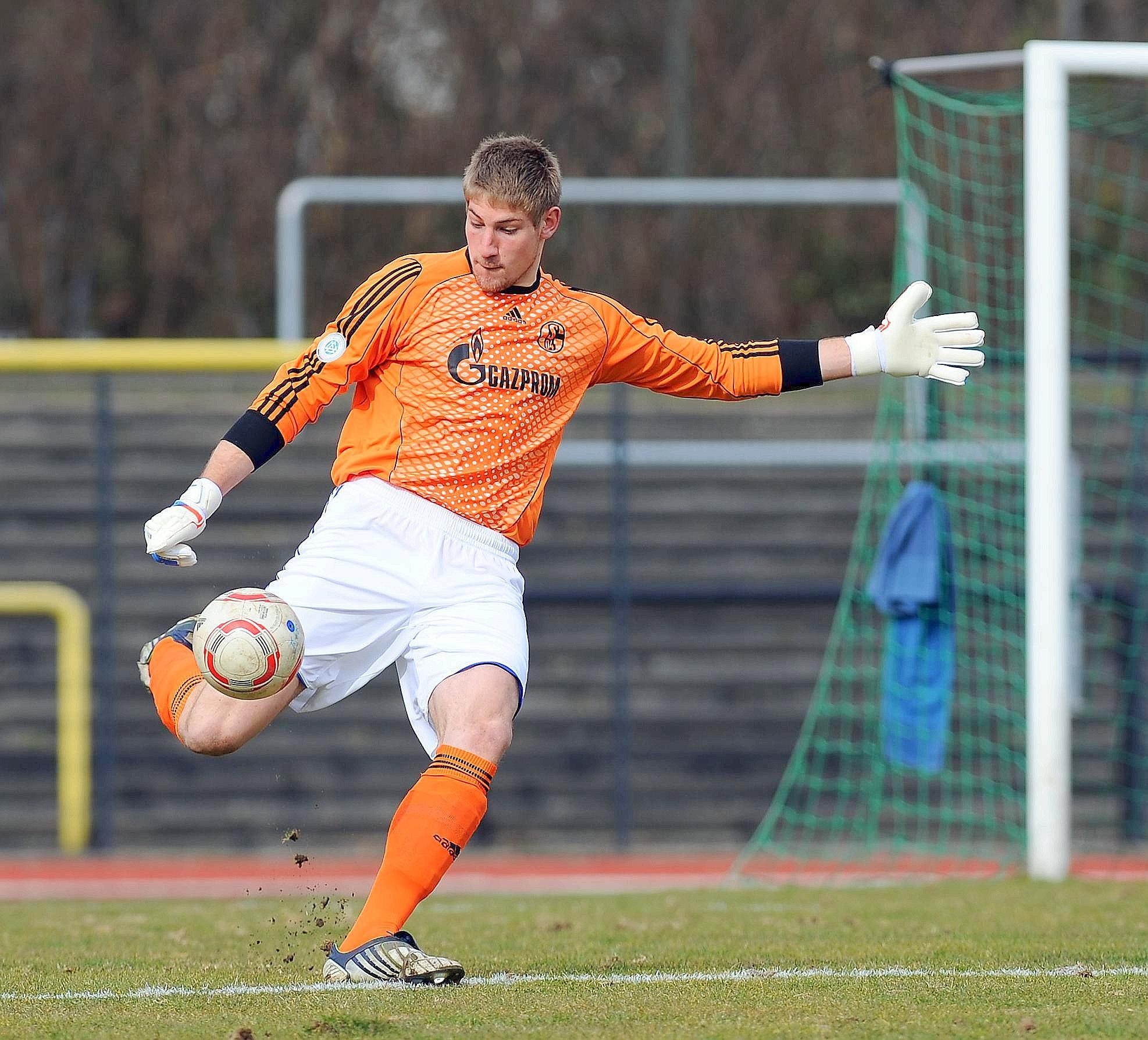 Tor: Lars Unnerstall (36). Wenn ein neuer zweiter Torwart gekommen wäre, hätte Schalke Unnerstall ausgeliehen. So bleibt die Tendenz: Unnerstall ist dritter Torwart ...