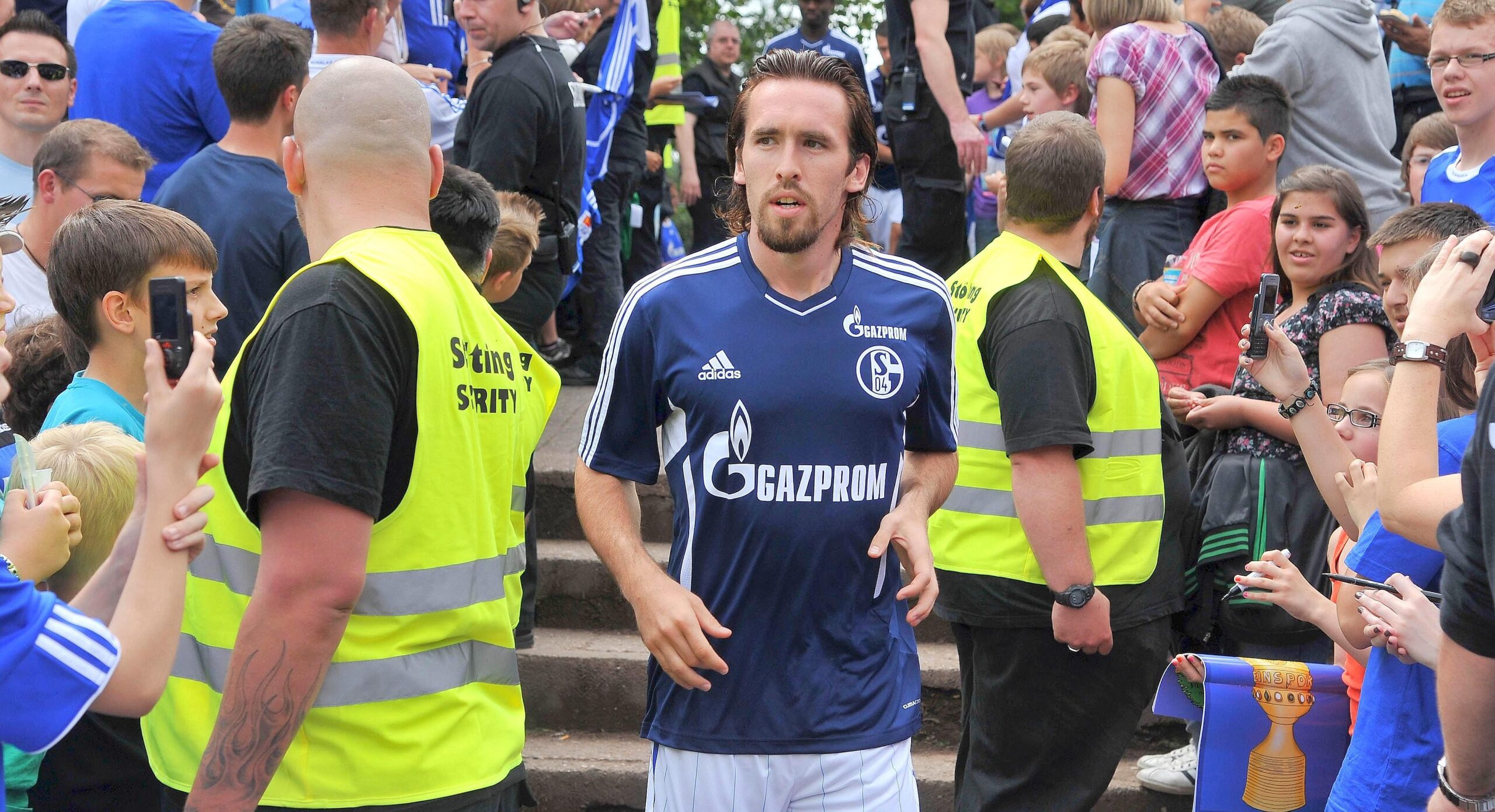 Abwehr: Christian Fuchs (23). Kam für 4,5 Millionen Euro vom FSV Mainz 05. Auf den Linksverteidiger stehen schon nach wenigen Tagen ...