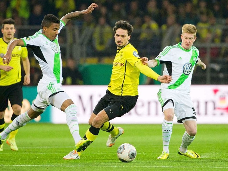 Der BVB schlägt den VfL Wolfsburg im DFB-Pokal-Halbfinale mit 2:0. Die Impressionen aus dem Signal Iduna Park.