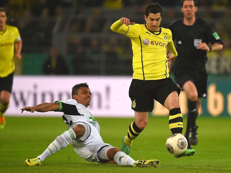 Der BVB schlägt den VfL Wolfsburg im DFB-Pokal-Halbfinale mit 2:0. Die Impressionen aus dem Signal Iduna Park.