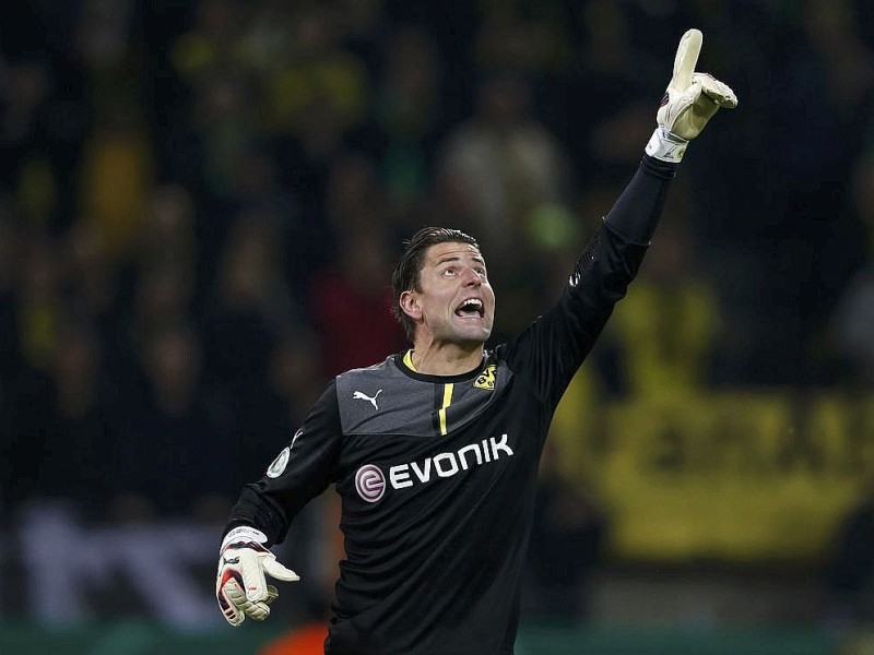 Der BVB schlägt den VfL Wolfsburg im DFB-Pokal-Halbfinale mit 2:0. Die Impressionen aus dem Signal Iduna Park.