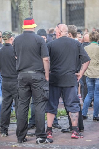 Rund 200 Hooligans trafen sich in der Dortmunder Innenstadt.