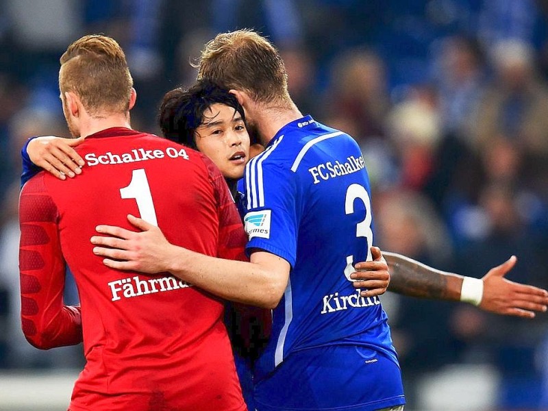 Schalke 04 feierte einen wichtigen, allerdings auch glücklichen 1:0-Sieg gegen den FC Augsburg - und musste diesen Sieg teuer bezahlen: Julian Draxler verletzte sich wohl schwer am Oberschenkel.