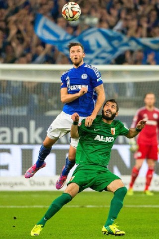 Schalke 04 feierte einen wichtigen, allerdings auch glücklichen 1:0-Sieg gegen den FC Augsburg - und musste diesen Sieg teuer bezahlen: Julian Draxler verletzte sich wohl schwer am Oberschenkel.